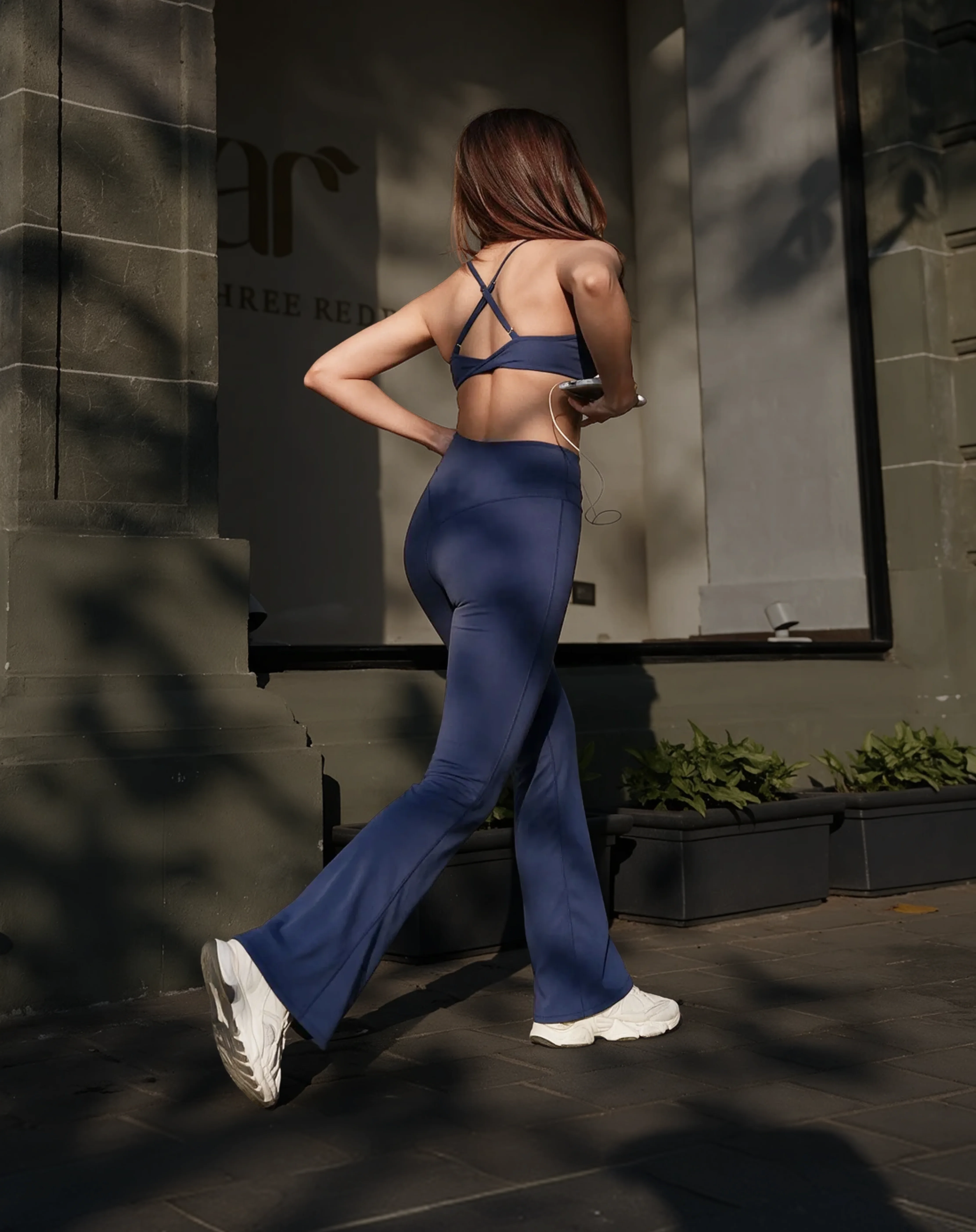 Core Flare Leggings - Image 6